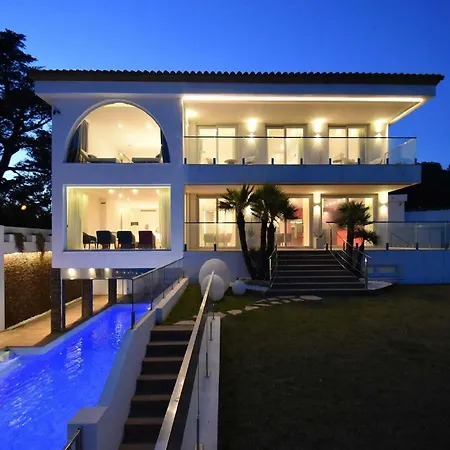 Luxury Gaudi By Hlclub Agency * Vilanova i la Geltrú