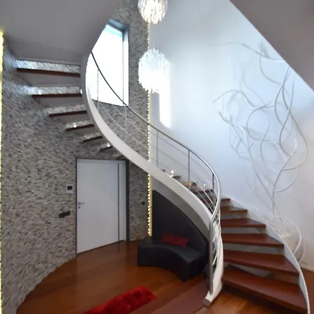 Vila Luxury Gaudi By Hlclub Agency *