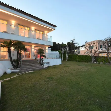 Vila Luxury Gaudi By Hlclub Agency