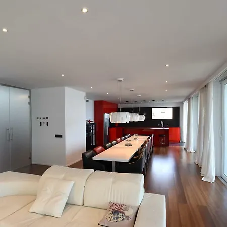 Vila Luxury Gaudi By Hlclub Agency *