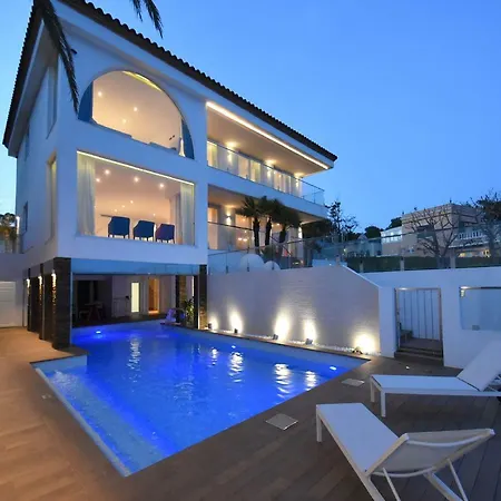 Luxury Gaudi By Hlclub Agency Vilanova i la Geltrú